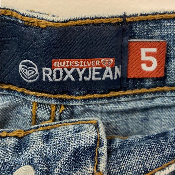 Roxy jeans skirt. Size. 5 women. - Picture 3 of 9